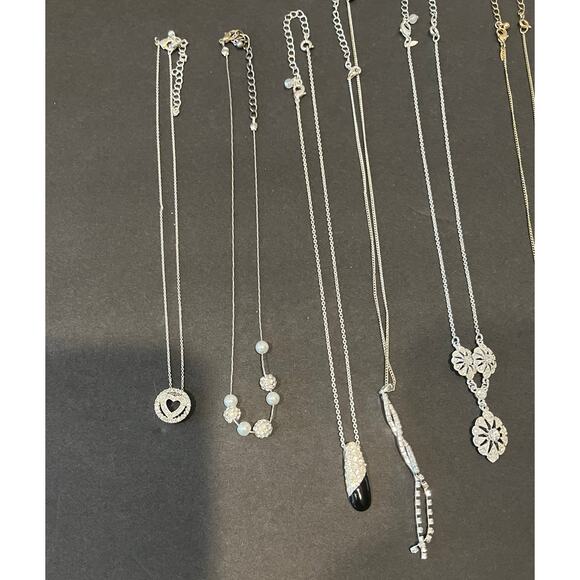 10 Variety Sparkly Pendent w/ Chains Silver/Gold Tone Gothic Green Necklace Lot - Picture 2 of 5